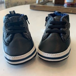 BRAND NEW Nautica Infant Booties